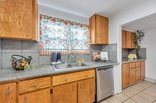 2031 103rd Ave, Oakland CA  94603-3325 exterior