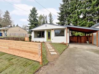 5207 204th St, Lynnwood, WA 98036-6301