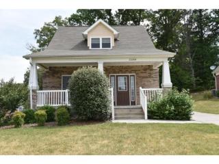 2208 Hiwassee Dr, Kingsport, TN 37664-3650