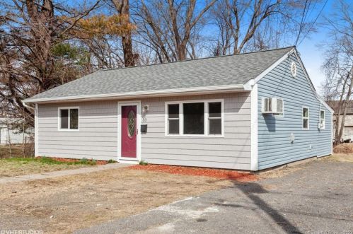 33 Norton Pl, Plainville, CT 06062-1243