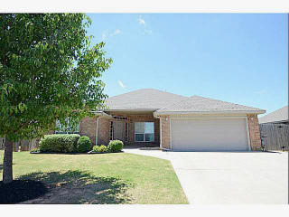 401 Stebbins, Yukon, OK 73099-6421