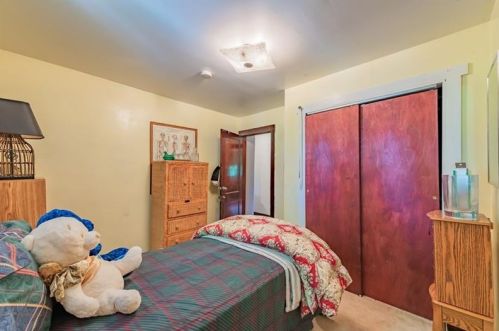 238 21st Ave, Whitaker PA  15120-2524 exterior