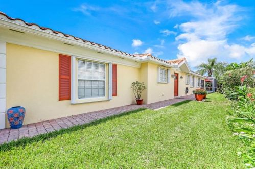 4823 Lasqueti Way, Naples, FL 34119-9545