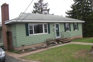34 Monroe St, Branford CT  06405-3004 exterior