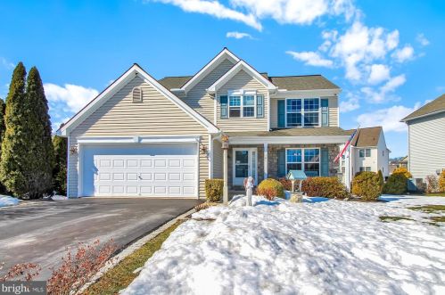 101 Bloomfield Dr, Ephrata, PA 17522-9171