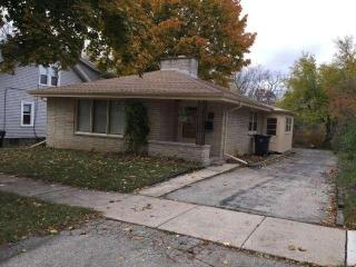 422 Lemira Ave, Waukesha WI  53188-3603 exterior