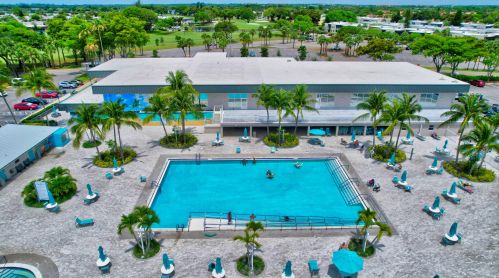 260 Saxony F, Delray Beach FL  33446-1838 exterior