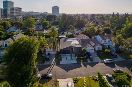 4709 Norwich Ave, Van Nuys CA  91403-2017 exterior