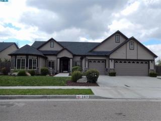 2417 La Paloma Dr, Tulare CA  93274-7748 exterior