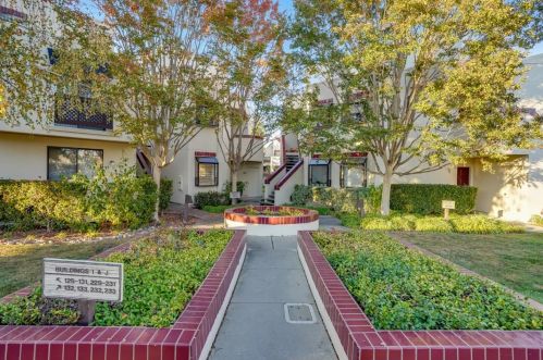 131 Shorebird Cir, Redwood City, CA 94065-1540