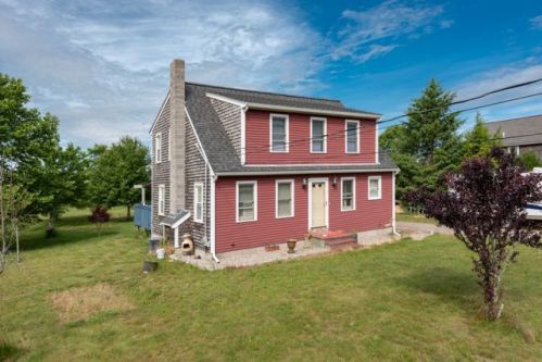 262 Wood St, Halifax, MA 02338-1901