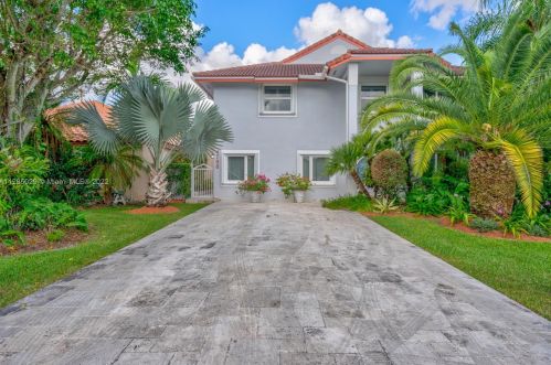 4796 103rd Ct, Miami, FL 33178-2243