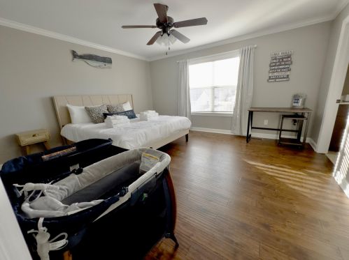 724 Joshua Ln, Lake Geneva WI  53147-4746 exterior