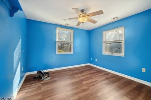 10 Poplar Grove Ter, West Milford NJ  07480-4006 exterior