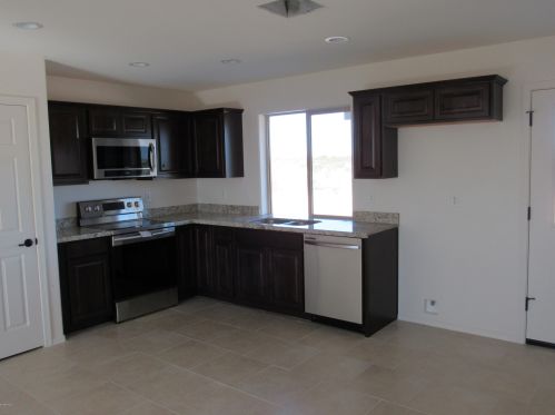 1409 333rd Ave, Tonopah, AZ 85354-7906