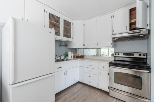 21 Greenfield St, Waterford CT  06385-3907 exterior