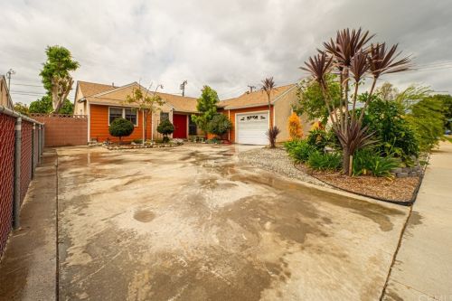 9521 Barkerville Ave, Whittier CA  90605-2915 exterior