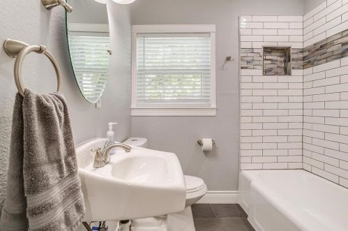 3623 Kell St, Fort Worth TX  76109-2817 exterior