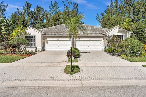 7924 Rockford Rd, Boynton Beach, FL 33472-2526