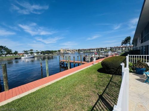 1827 41st St, Cape Coral, FL 33904-6002