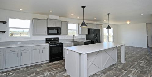 14240 Kestrel Rd, Tucson, AZ 85736