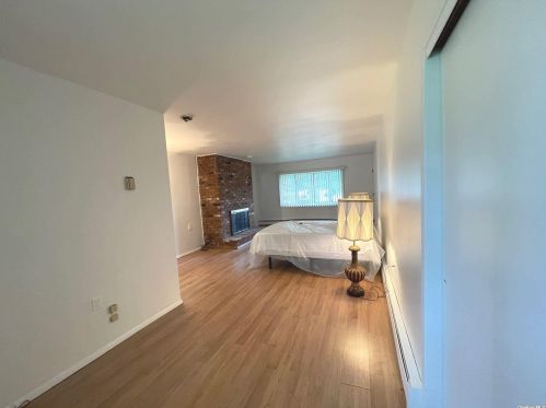 338 Wicks Ave, Babylon NY  11703-1511 exterior