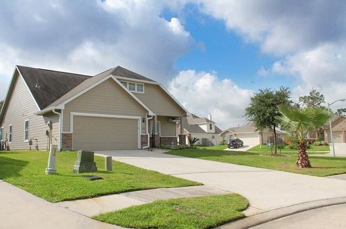 1002 Briar Net, Conroe TX  77301-1890 exterior