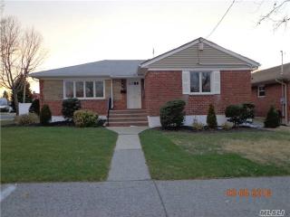 3840 Clearview Expy, Flushing NY  11361-1814 exterior