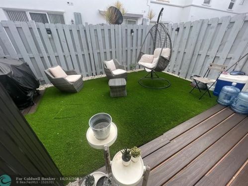 15562 39th St, Hollywood FL  33027-4800 exterior