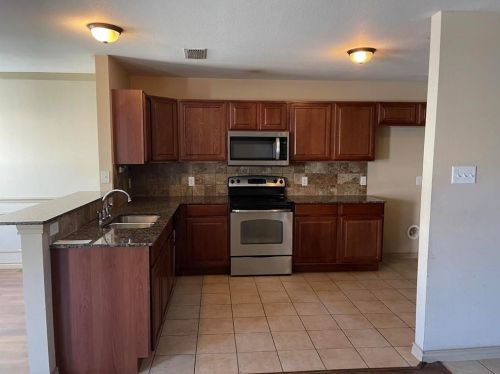 12501 Oceanside Dr, Euless TX  76040-3463 exterior