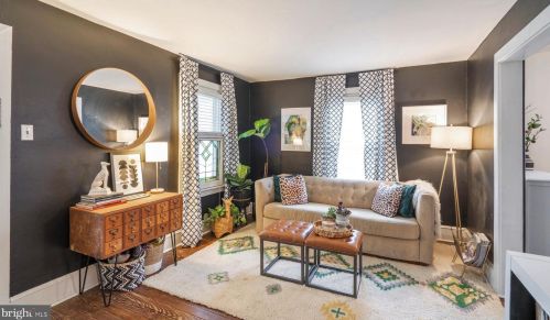 11 Summit Ave, Paoli, PA 19301-1135
