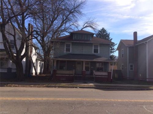 676 Arch Ave, Alliance, OH 44601-3006