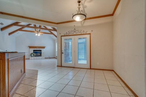 6109 Gateridge Dr, Lewisville TX  75028-2396 exterior