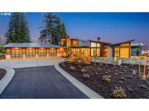 14301 Evergreen Hwy, Vancouver, WA 98683-7733