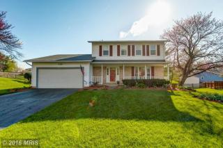 8967 Garland Ct, Manassas VA  20110-4301 exterior