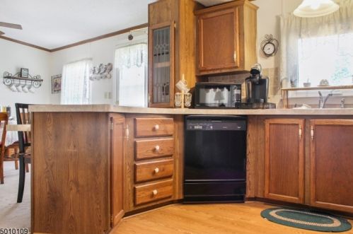 7 Dawn Dr, Belvidere NJ  07823-2844 exterior