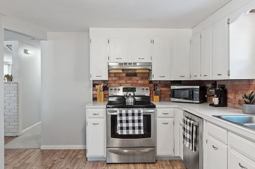 179 Main St, Salem NH  03079-1830 exterior