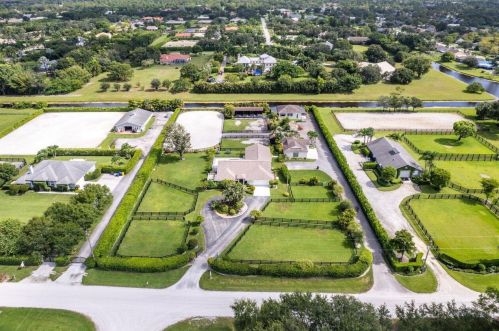 2904 Appaloosa Trl, West Palm Beach FL  33414-7639 exterior