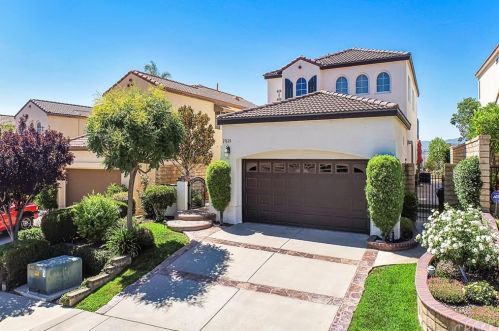 27620 Redwood Way, Santa Clarita, CA 91384-4119