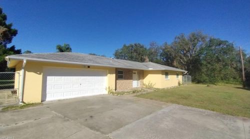 1409 Columbus Ave, Lehigh Acres, FL 33972-2537
