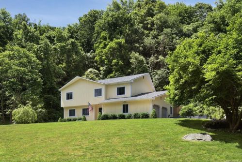 55 Hatfield Rd, Mahopac, NY 10541-2734
