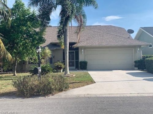 748 Belville Blvd, Naples FL  34104-6595 exterior