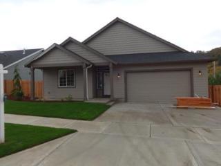 2512 Benjamin Ave, Salem, OR 97304-2545