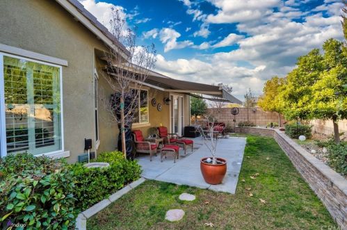 6019 Dubois Pl, Bakersfield CA  93306-7590 exterior