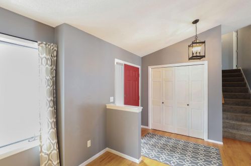 380 Pondview Ln, Chaska MN  55318-2873 exterior