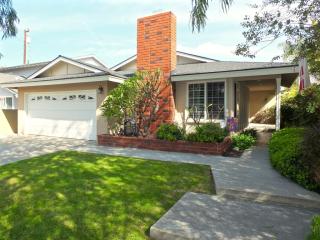 6017 Andy St, Lakewood, CA 90713-1216