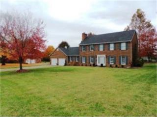 1925 Lamont St, Kingsport, TN 37664-2053