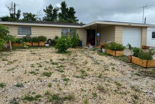 4901 Colonnade Ave, Tarpon Springs, FL 34690-5974