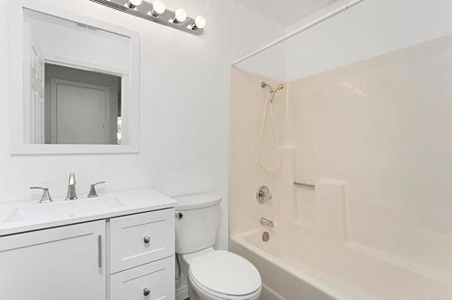4320 Spoon Bill Way, Oceanside CA  92057-7508 exterior