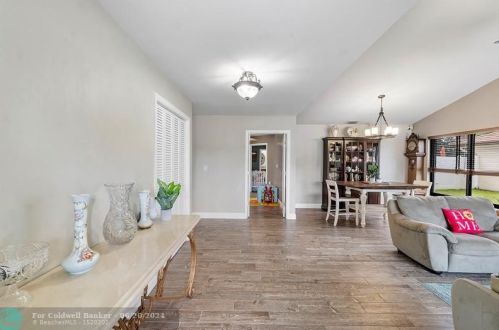 21044 Shady Vis Ln, Boca Raton FL  33428-1156 exterior